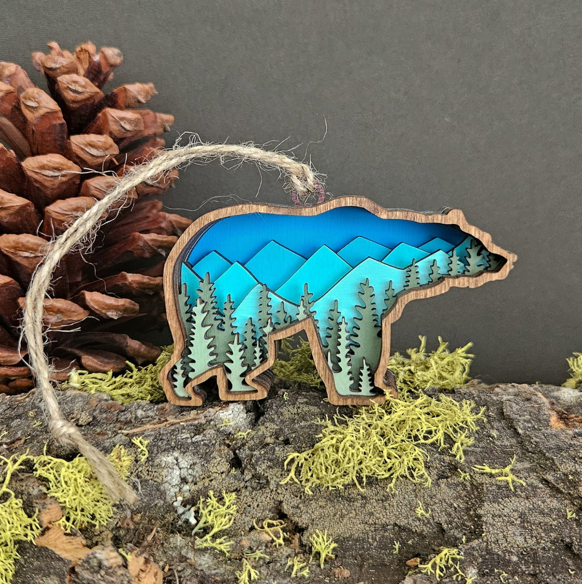3D Layered Wood Grizzly